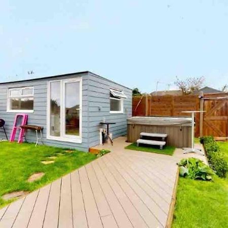 Love Lancing By The Sea With Optional Large Hot Tub Sleeps Up To 8 & Free Parking Villa Kültér fotó