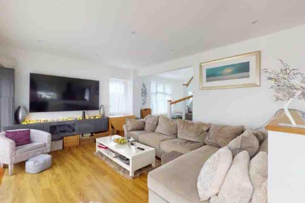 Love Lancing By The Sea With Optional Large Hot Tub Sleeps Up To 8 & Free Parking Villa Kültér fotó