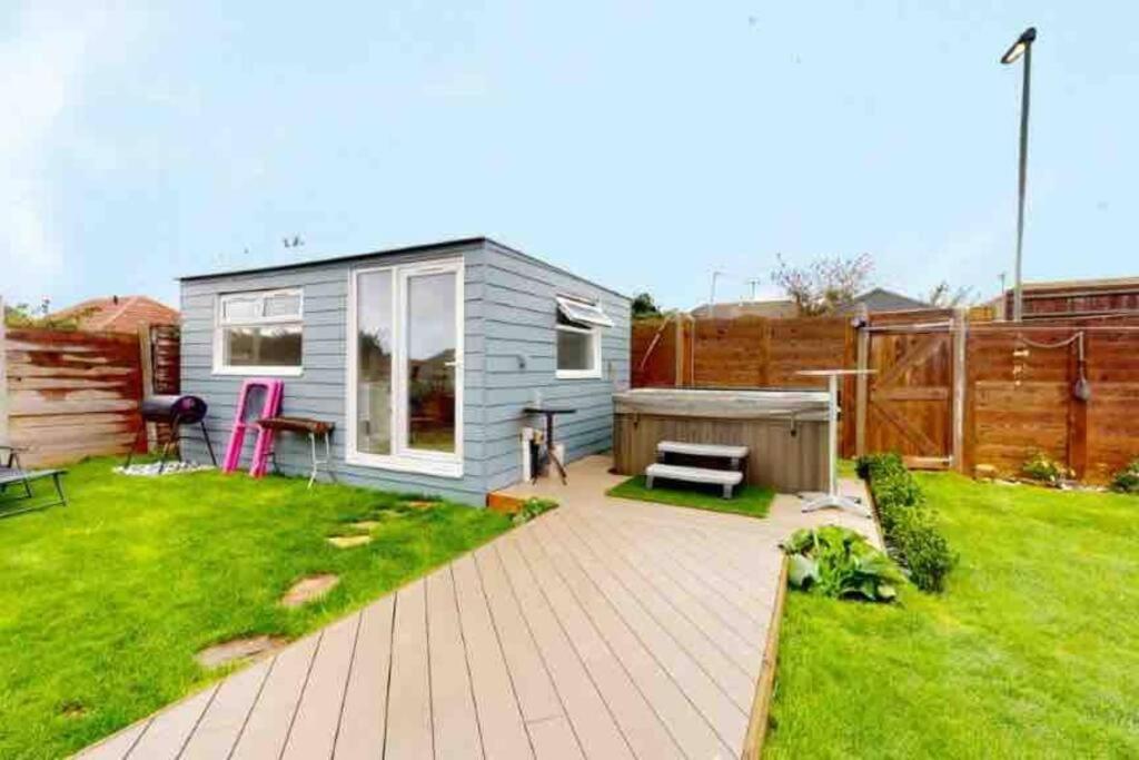 Love Lancing By The Sea With Optional Large Hot Tub Sleeps Up To 8 & Free Parking Villa Kültér fotó